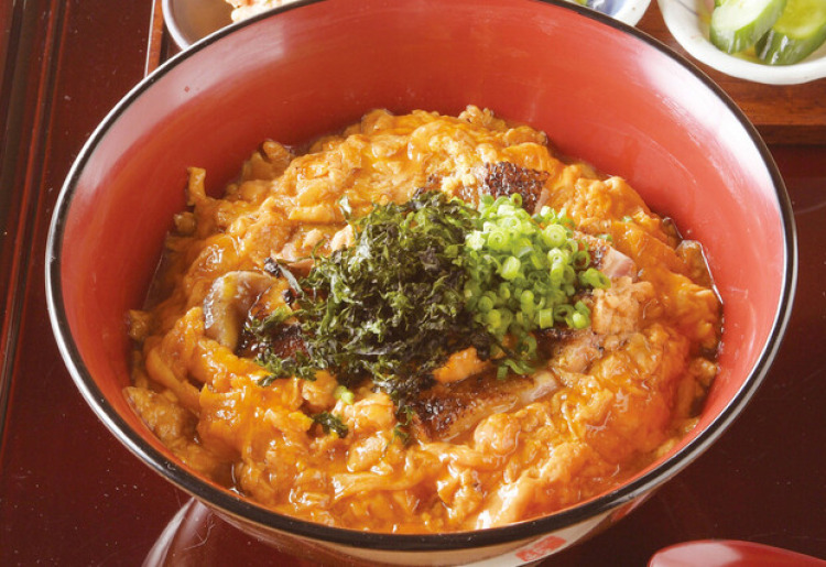 こだわり卵と奥美濃古地鶏　黄金の親子丼御膳