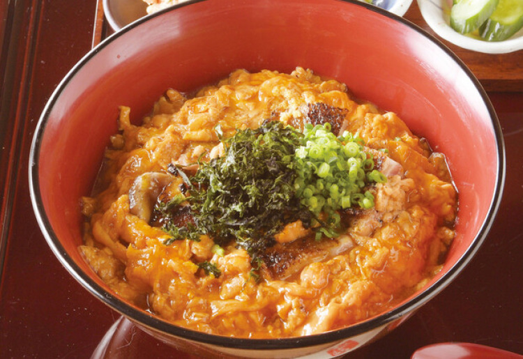 こだわり卵と備長炭炭火焼奥美濃古地鶏 黄金の親子丼御膳