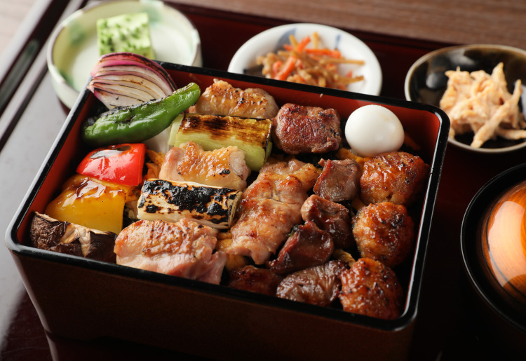 備長炭炭火焼 焼鳥重御膳